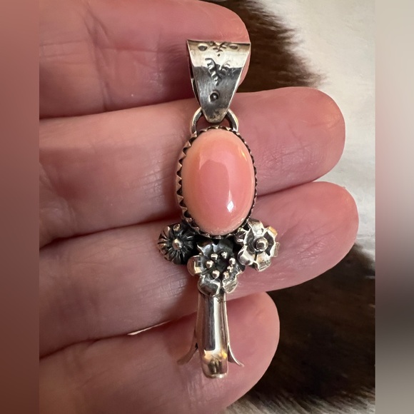❤️ Queen Pink Conch Navajo Style 925 Squash Blossom Pendant 1.71”L - 8mm Bail - Picture 8 of 13